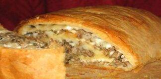 Girelle sfogliate con salsicce caciotta e gorgonzola