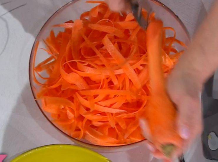 Insalata di carote alla senape. Foto di È sempre Mezzogiorno