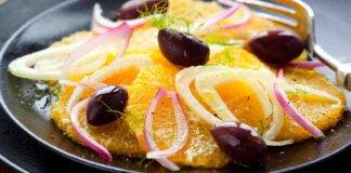 Insalata di finocchi, cipolle arance e olive