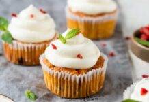 Muffin di carote e philadelphia con crema al latte