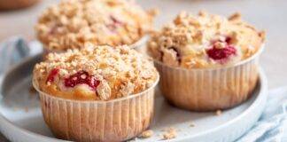 Non sono i soliti muffin alle fragole, questa versione farà impazzire tutti