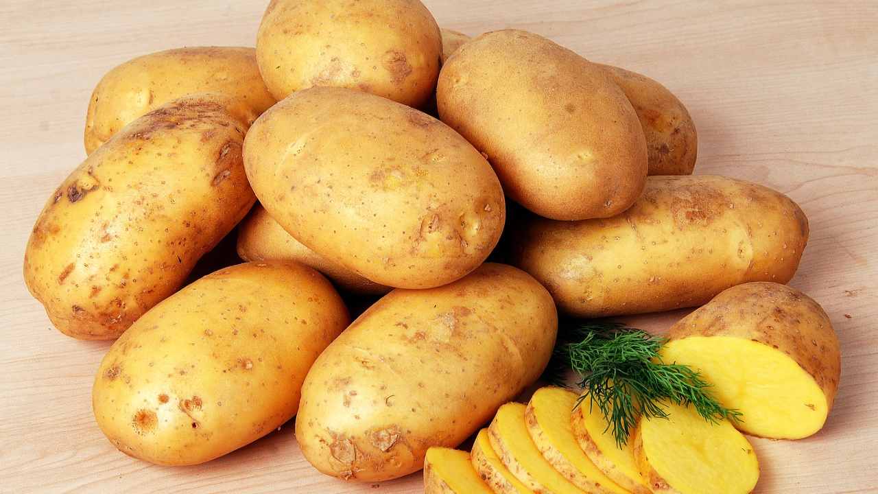 Patate croccanti e irresistibili, scopri il trucco di Benedetta Rossi
