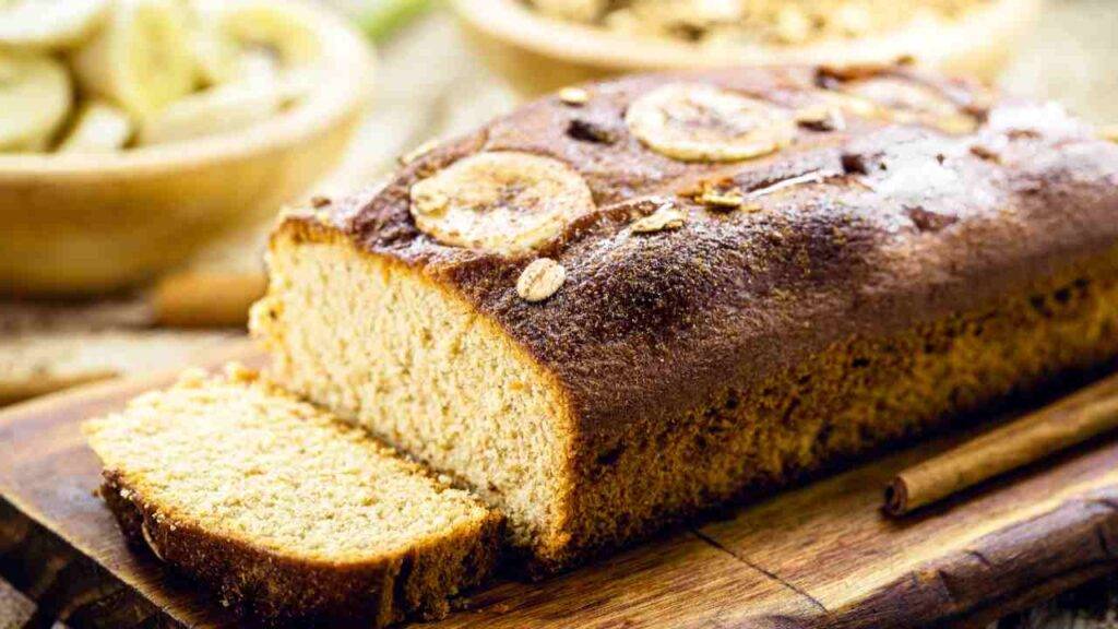 Plumcake soffice e delicato da preparare con banane e un ingrediente particolare