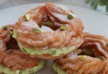 Zeppole di San Giuseppe con crema al pistacchio
