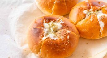 Basteranno pochi ingredienti per rendere unico il tuo pane | Ecco come fare