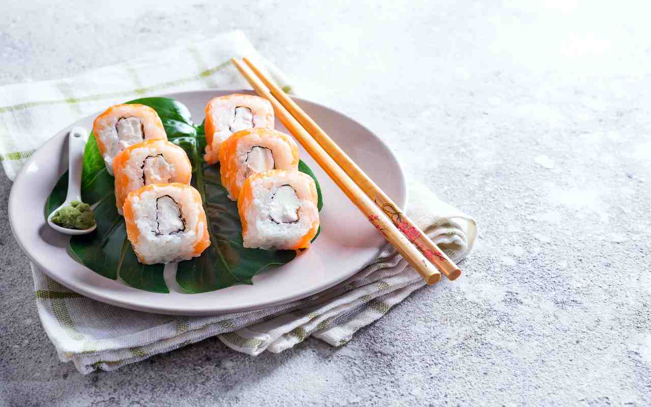 sushi salmone verdure 2022 03 15 ricettasprint it (1)