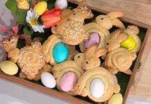 Coniglietti pasquali | Morbidi e bellissimi | Ricetta della chef Natalia Cattelani Foto di È sempre mezzogiorno. Coniglietti pasquali della chef Natalia Cattelani
