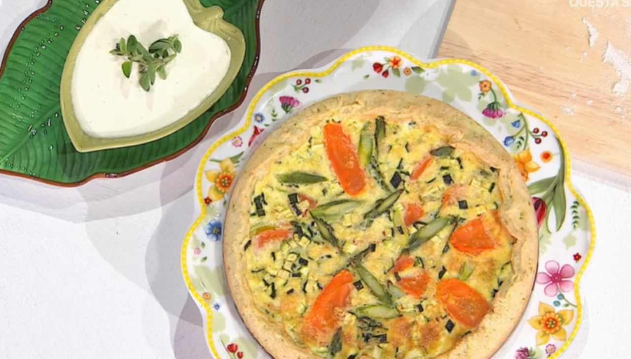 È sempre mezzogiorno | Ricetta della chef Chloe Facchini | Quiche di verdure con salsa mousseline