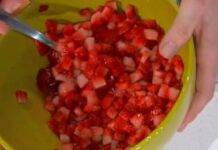 Foto di È sempre mezzogiorno. Fragole con zucchero e limone della chef Francesca Marsetti