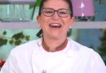 È sempre mezzogiorno | Sformare una bavarese | Così, sarà semplicissimo! Foto di È sempre mezzogiorno. Sformare una bavarese. Stratagemma della chef Francesca Marsetti