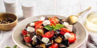 Insalata di melanzane con feta: il pranzo veloce e gustoso per le prime giornate di caldo