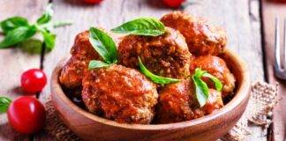 Polpette di melanzane al sugo piatto versatile, veloce e dal sapore avvolgente