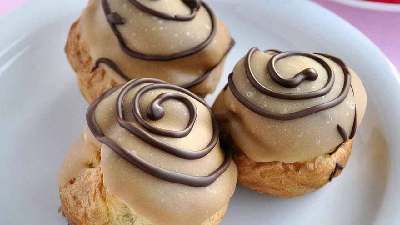 choux con crema al caffè