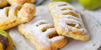 Sfogliette di ricotta con mele e mandorle