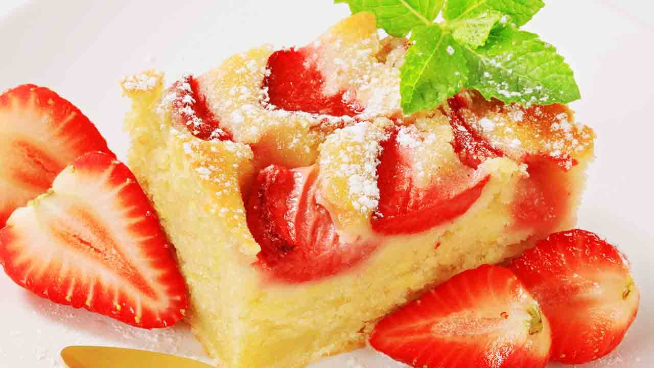 dessert con fragole e cocco senza lattosio