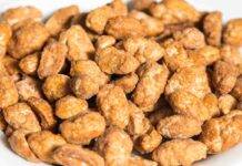 Lo snack dolce a cui non si può dire di no? Sono le arachidi pralinate che si sciolgono in bocca arachidi pralinate 2022 04 23 ricettasprint it