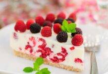 Cheesecake ai lamponi fresca, delicata con un profumo avvolgente, per un'occasione speciale