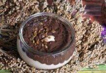 Coppette di crema al latte e cioccolato