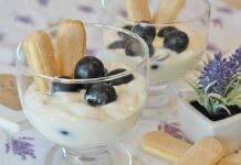 Coppette di crema alla ricotta e frutta
