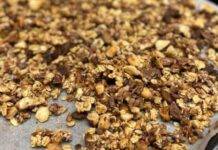 Foto di Benedetta parodi. Granola golosa per una colazione light, perfetta nel latte o con lo yogurt