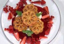 Bacio pantesco dello chef Fabio Potenzano | È sempre mezzogiorno Foto di È sempre mezzogiorno. Bacio pantesco dello chef Fabio Potenzano