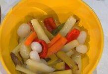 Giardiniera di verdura | È sempre mezzogiorno | Così preparata, è davvero strepitosa! Foto di È sempre mezzogiorno. Giardiniera di verdura della chef Francesca Marsetti