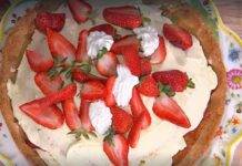 Foto di È sempre mezzogiorno. Torta di fragole della chef Zia Cri