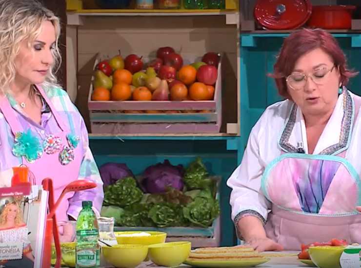 Foto di È sempre mezzogiorno. Torta di fragole della chef Zia Cri