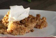 Foto di Senti che fame! Nonna pensaci tu. Crumble di mele della chef Lidia Bastianich