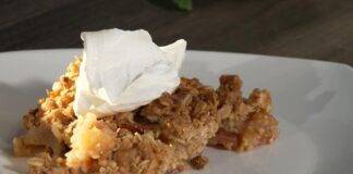 Foto di Senti che fame! Nonna pensaci tu. Crumble di mele della chef Lidia Bastianich