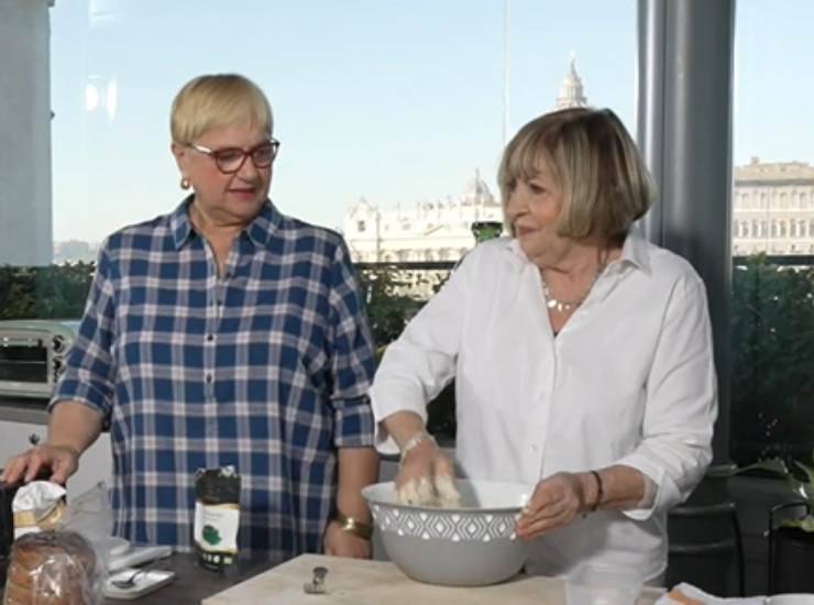 Foto di Senti che fame! Nonna pensaci tu. Pane della mezz'ora della chef Anna Moroni