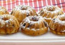 Golosine di ricotta arancia e gocce di cioccolato, un’idea meravigliosa per una merenda inaspettatamente leggera Golosine di ricotta arancia e gocce di cioccolato
