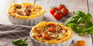 Mini quiche con pomodori lo snack dal ripieno gustoso, impossibile resistere a tanta bontà