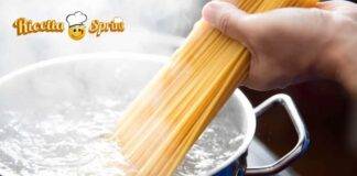 Pasta che cuoce pentola coperchia - RicettaSprint