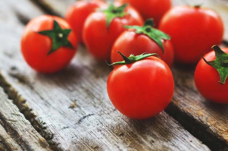 Raw tomato makes - RicetteSprint 