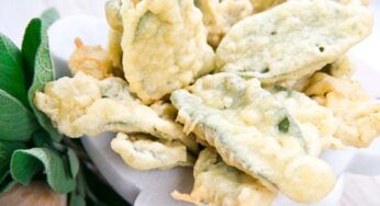 Salvia fritta: stuzzichino profumatissimo per un aperitivo da favola!