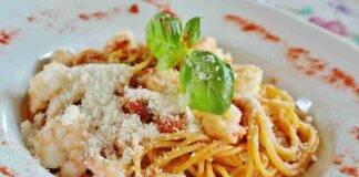 Spaghetti con Gamberi, Pomodorini e Paprika ricetta