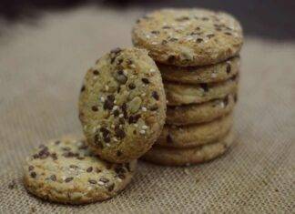 Biscotti di arachidi e semi vari