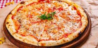 Come fare la pizza margherita del pizzaiolo fatta in casa