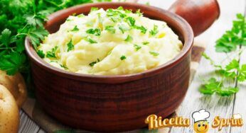 Come riciclare il purè di patate, la ricetta per un piatto completo con un solo ingrediente di scarto