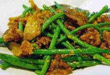 Insalata di fagiolini con crocchette di melanzane, il contorno perfetto dai sapori eccezionali Insalata di fagiolini con crocchette di melanzane