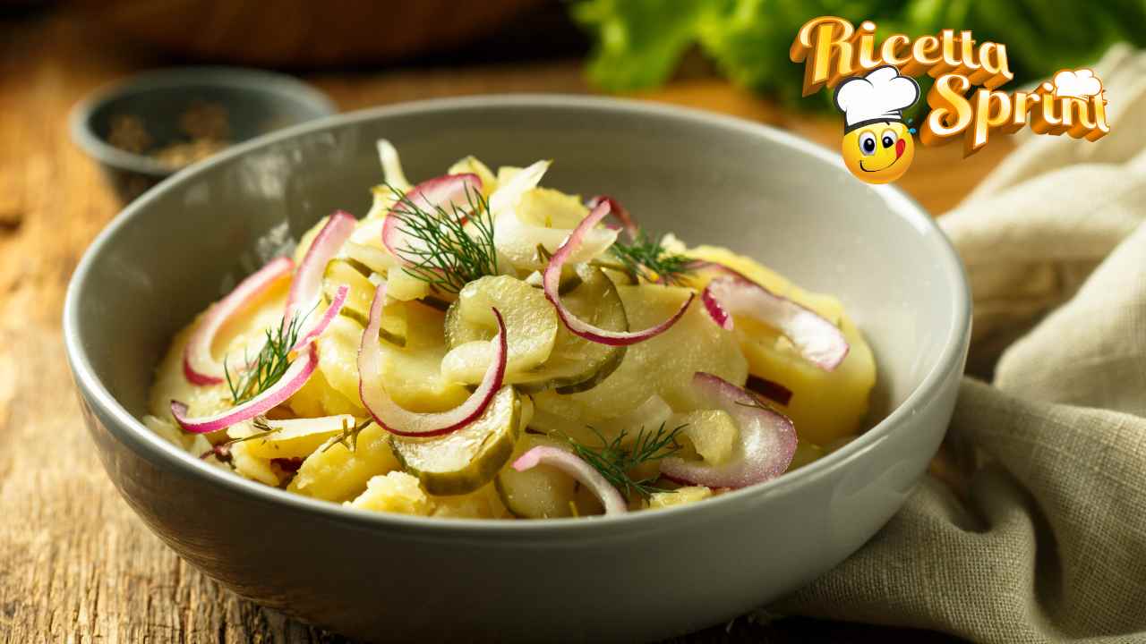 Insalata di patate e cetrioli il contorno versatile, fresco e delicato