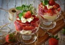 Macedonia di fragole con crema agli agrumi