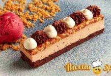 Mini dessert con mousse al cioccolato e caramello croccante, facilissimi e di grande effetto