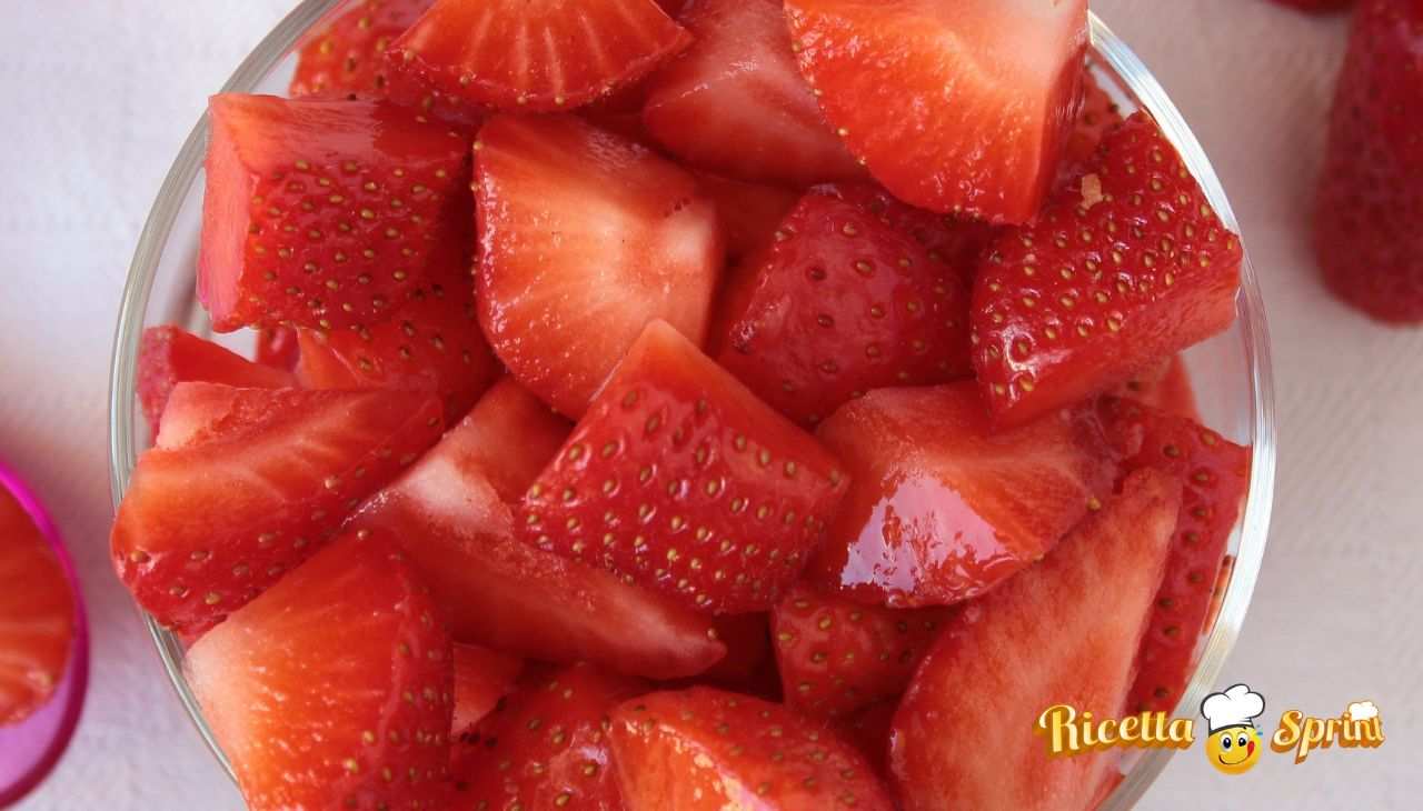 Non tutti sanno come si devono condire le fragole per gustarle al meglio