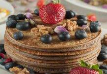 Pancake integrali con miele e noci, la merenda perfetta senza burro e troppe calorie Pancake integrali con miele e noci