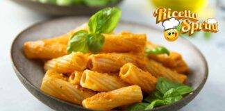 pasta con crema di pomodori e pinoli