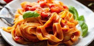 Pasta sciuè sciuè, la cucina napoletana non delude mai