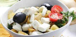 Patate pomodorini e feta la mia buonissima insalata greca estiva