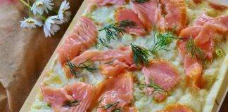 Rustico sfogliato alla panna con salmone affumicato